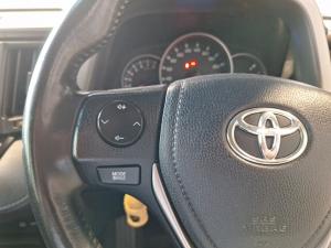 Toyota RAV4 2.0 GX auto - Image 9