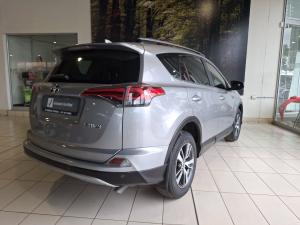 Toyota RAV4 2.0 GX auto - Image 2