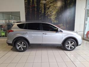 Toyota RAV4 2.0 GX auto - Image 3