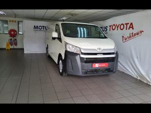 Toyota Quantum 2.8 LWB panel van manual - Image 1