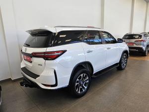 Toyota Fortuner 2.8GD-6 48V 4x4 - Image 2