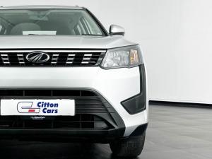 Mahindra XUV300 1.5D - Image 4