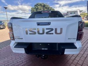 Isuzu D-Max 3.0TD double cab V-Cross - Image 7