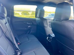 Isuzu D-Max 3.0TD double cab V-Cross - Image 8