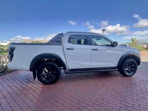 Isuzu D-Max 3.0TD double cab V-Cross - Image 9