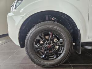 Nissan Navara 2.5DDTi double cab SE Plus auto - Image 11