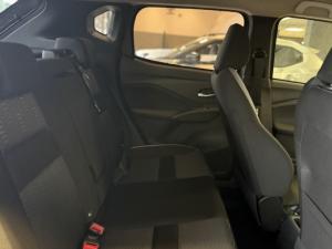 Nissan Magnite 1.0 Visia manual - Image 12