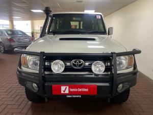 Toyota Land Cruiser 76 4.5D-4D V8 station wagon LX - Image 2