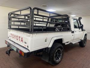 Toyota Land Cruiser 79 4.5D-4D LX V8 single cab - Image 2