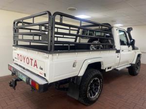 Toyota Land Cruiser 79 4.5D-4D LX V8 single cab - Image 3