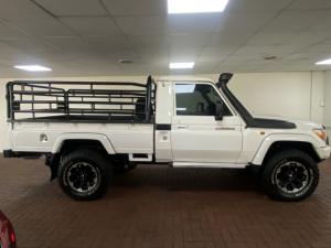 Toyota Land Cruiser 79 4.5D-4D LX V8 single cab - Image 4