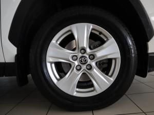Toyota RAV4 2.0 GX auto - Image 24