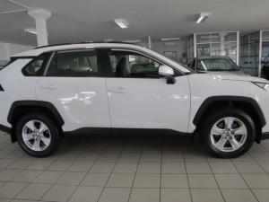 Toyota RAV4 2.0 GX auto - Image 4