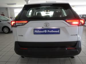 Toyota RAV4 2.0 GX auto - Image 5