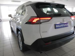 Toyota RAV4 2.0 GX auto - Image 7