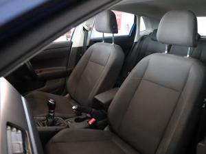 Volkswagen Polo hatch 1.0TSI Comfortline - Image 11