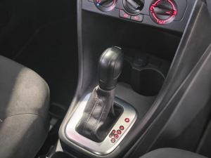 Volkswagen Polo Vivo hatch 1.6 Comfortline auto - Image 12