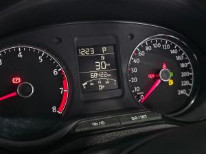 Volkswagen Polo Vivo hatch 1.6 Comfortline auto - Image 9