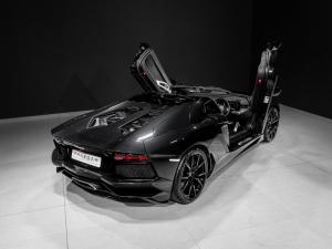 Lamborghini Aventador LP700-4 - Image 18