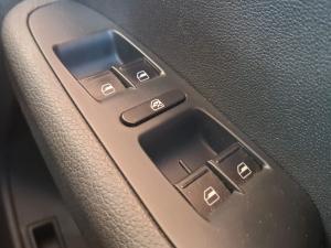 Volkswagen Jetta 1.6 Conceptline - Image 22