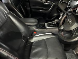 Toyota RAV4 2.0 GX auto - Image 6
