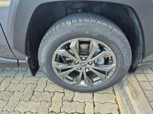 Toyota RAV4 2.0 GX-R AWD - Image 6