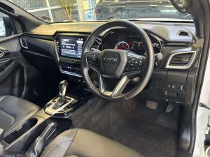 Isuzu D-Max 3.0TD double cab V-Cross - Image 14