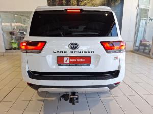 Toyota Land Cruiser 300 3.3D GR-Sport - Image 5