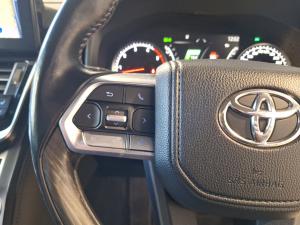 Toyota Land Cruiser 300 3.3D GR-Sport - Image 9