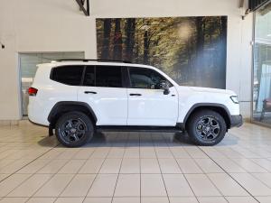 Toyota Land Cruiser 300 3.3D GR-Sport - Image 3