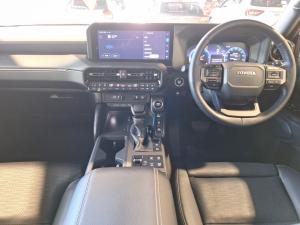 Toyota Land Cruiser Prado 2.8GD VX-R - Image 6