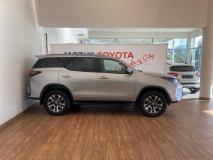 Toyota Fortuner 2.4GD-6 4x4 - Image 3