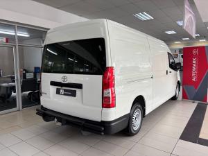 Toyota Quantum 2.8 SLWB panel van - Image 2