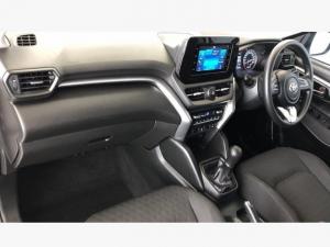 Toyota Urban Cruiser 1.5 XR manual - Image 7