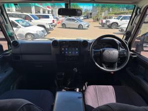 Toyota Land Cruiser 79 4.5D-4D V8 double cab LX - Image 6