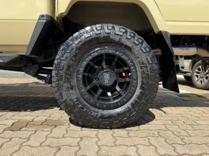 Toyota Land Cruiser 79 4.5D-4D V8 double cab LX - Image 16