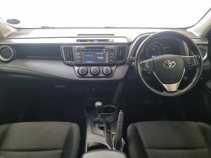 Toyota RAV4 2.0 GX auto - Image 6