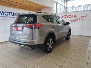 Toyota RAV4 2.0 GX auto - Image 2