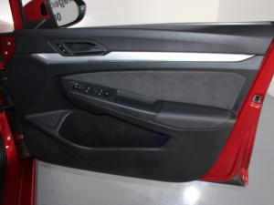 Volkswagen Golf 1.4 TSI Life + Tiptronic - Image 15