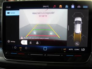 Volkswagen Golf 1.4 TSI Life + Tiptronic - Image 22