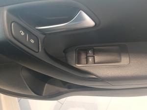 Volkswagen Polo Vivo 1.4 - Image 13