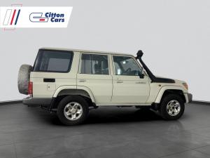 Toyota Landcruiser 76 4.5D V8 S/W - Image 4