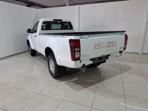 Isuzu D-Max Gen 6 250 single cab Fleetside safety - Image 3