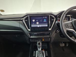 Isuzu D-Max 3.0TD double cab V-Cross - Image 12