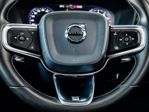 Volvo XC40 T3 R-Design auto - Image 17