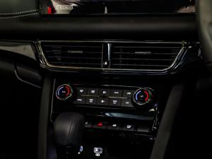 Mahindra XUV700 2.0T AX7L - Image 11