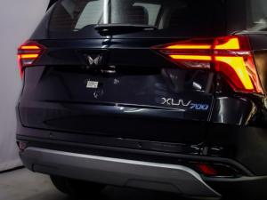 Mahindra XUV700 2.0T AX7L - Image 16