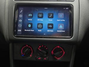 Volkswagen Polo Vivo hatch 1.6 Life - Image 11