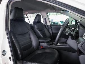 Toyota RAV4 2.0 VX - Image 13