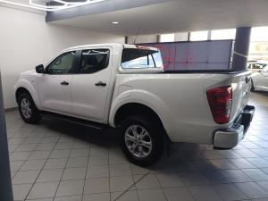 Nissan Navara 2.5DDTi double cab SE Plus auto - Image 11